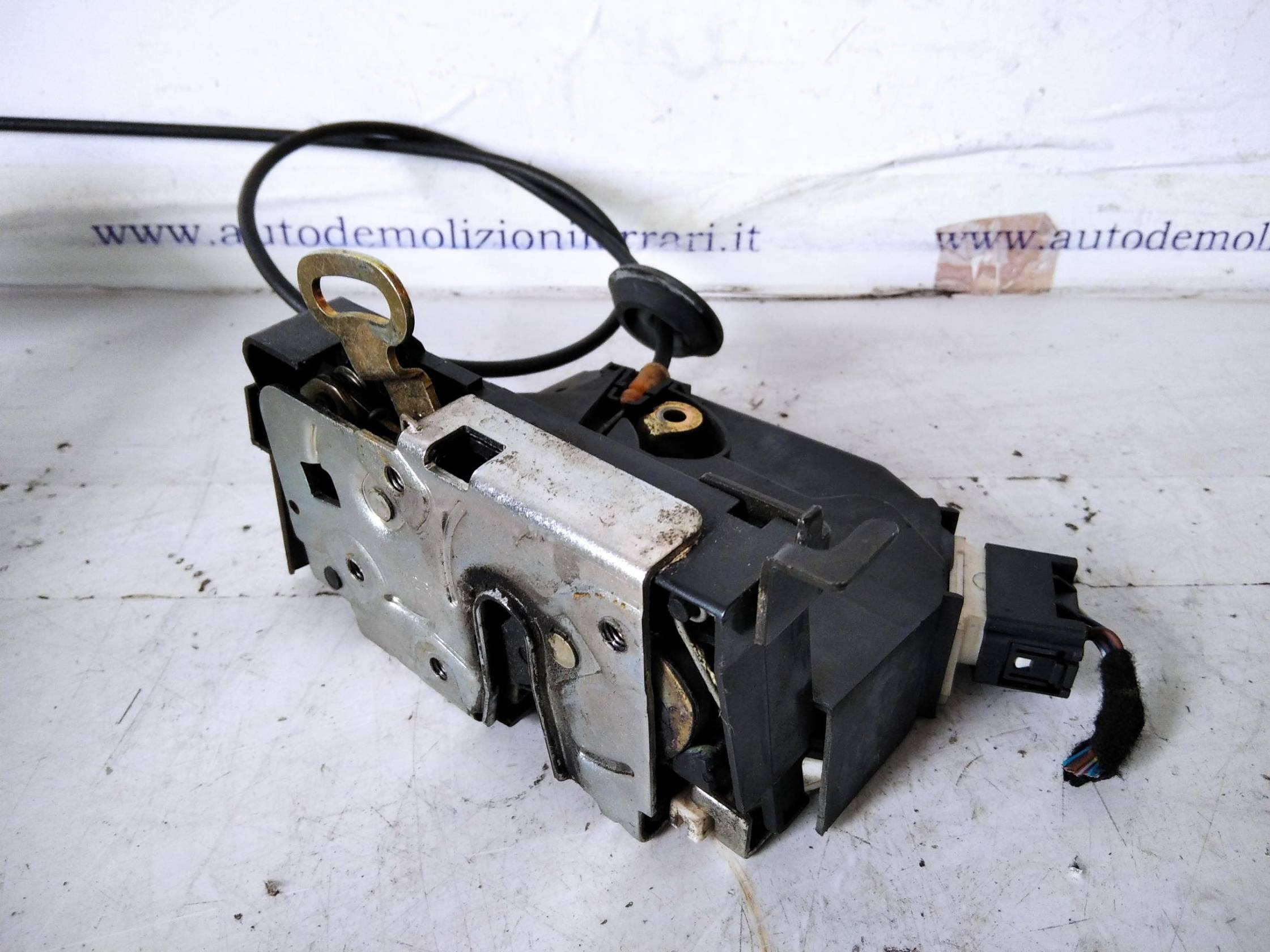 Serratura porta ant. dx.